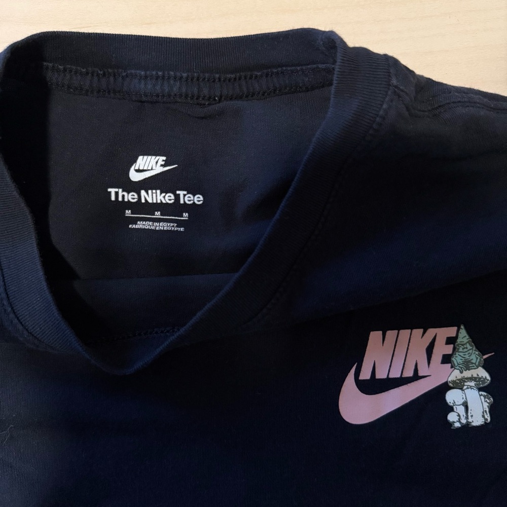 Nike Men's T-Shirt - Picture 4 of 4